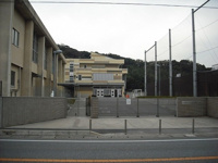 木更津市立木更津第三中学校まで550m