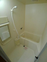 コンパクトで使いやすいお風呂です