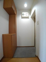 落ち着いた玄関です