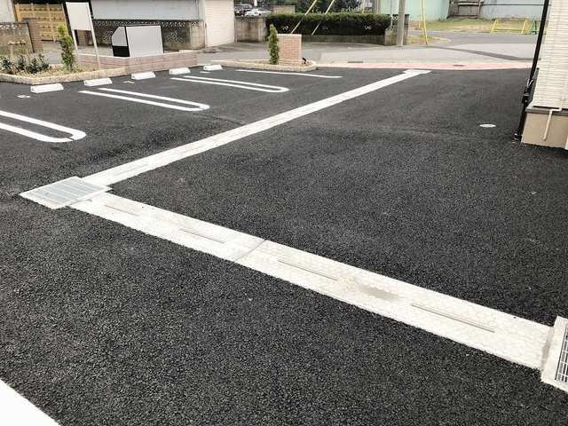 駐車場に車を止められます