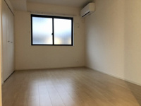内装は落ち着いています