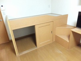 開放的な寝室です