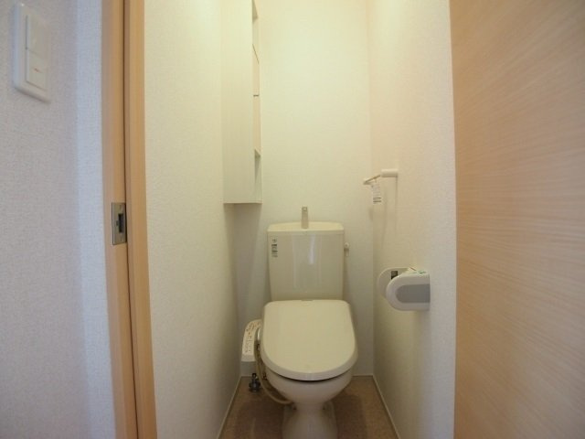 ゆったりとした空間のトイレです