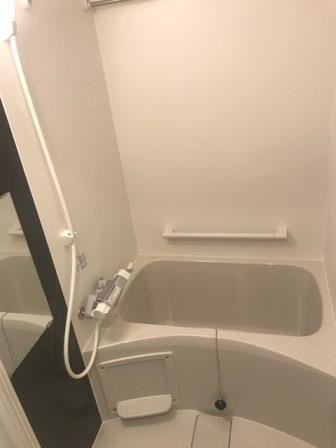 コンパクトで使いやすいお風呂です
