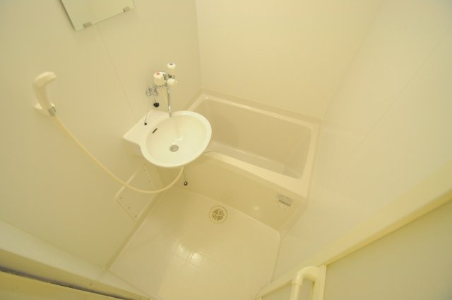 日々の疲れを癒すお風呂付です