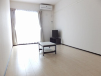 家具家電設置済みのお部屋です。