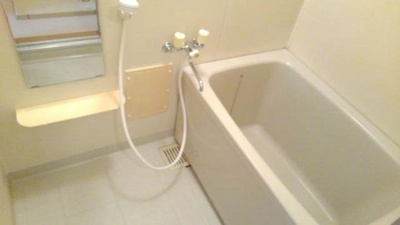 ゆったり過ごせるお風呂です