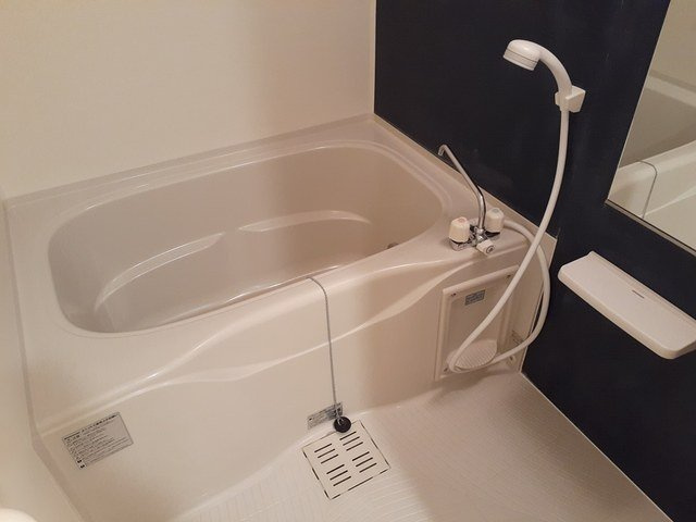 コンパクトで使いやすいお風呂です