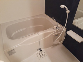 コンパクトで使いやすいお風呂です
