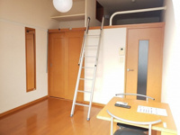 こちらの居間で趣味の時間をお楽しみください