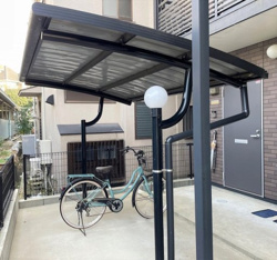 屋根付き駐輪場完備