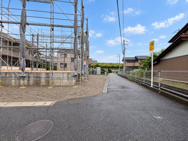 クワイエ　大垣市和合新町第1　全2区画分譲の前面道路含む現地写真|「現地（2026年9月8日）撮影」　
■前面道路　
■ヤマダ不動産　株式会社リライフ