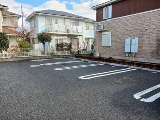 車をお持ちの方に嬉しい駐車場付きの物件です