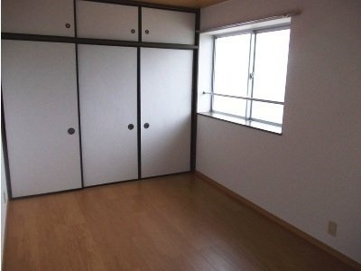 明るい色調の室内です
