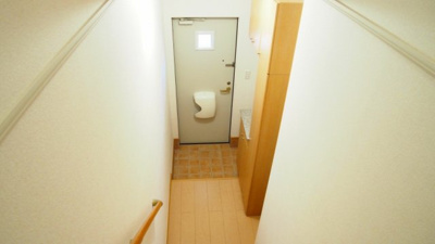 毎日通る玄関はこちらです