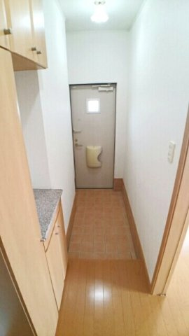 収納もある玄関です