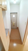 収納もある玄関です