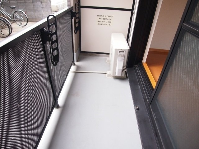 お洗濯にも便利なバルコニー付き