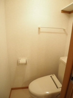 コンパクトで使いやすいトイレです