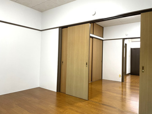 ※写真は別の部屋です