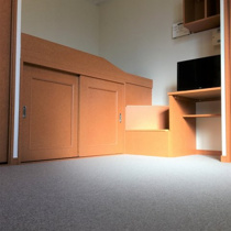 落ち着いて過ごせるお部屋なので、寝室にいかがでしょうか