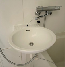 明るい色調の室内です