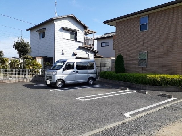駐車場があるので、車を買う予定の方も安心です