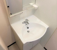 内装は落ち着いています