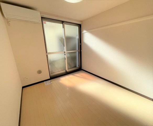 使い勝手のいい寝室です