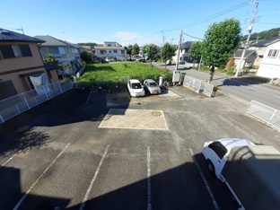 車をお持ちの方に嬉しい駐車場付きの物件です
