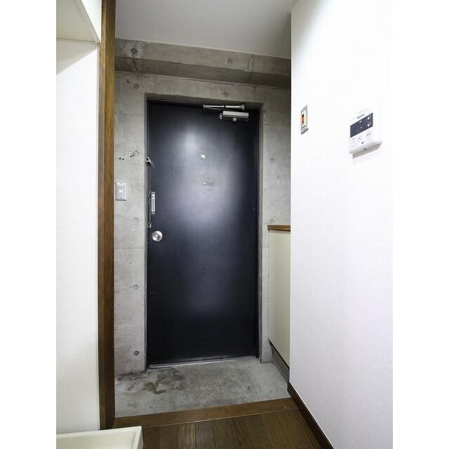 八王子市椚田町の賃貸マンションの玄関