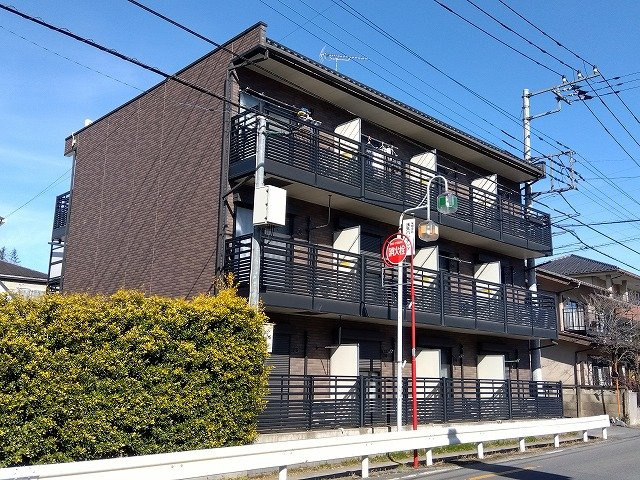 落ち着いた雰囲気の外観です