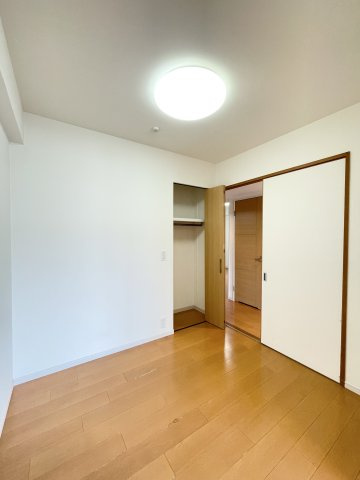 ポレスター越前町のその他|サービスルームは約３．５帖です。