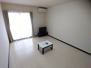 ゆったり過ごせる居間です