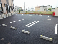 駐車場があるので、車を買う予定の方も安心です