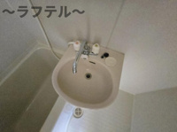 明るい洗面所です