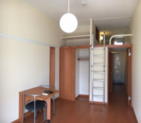 ゆったり過ごせる居間です
