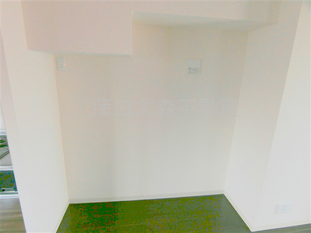 Bloom Residence(ブルームレジデンスのキッチン|キッチン横冷蔵庫スペース
