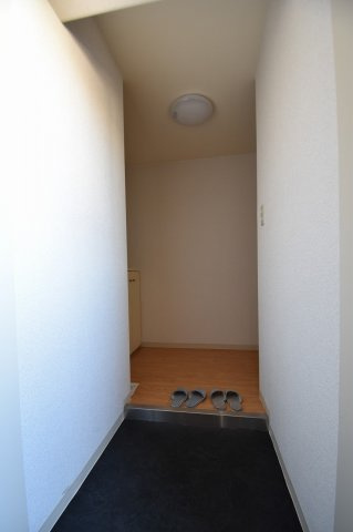 第一玉造マンションの玄関