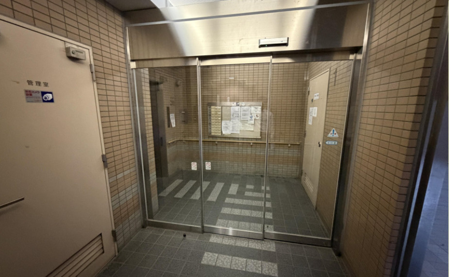 ラグーナ東池袋のエントランス
