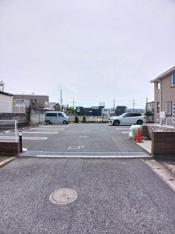 車をお持ちの方に嬉しい駐車場付きの物件です