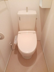 コンパクトで使いやすいトイレです
