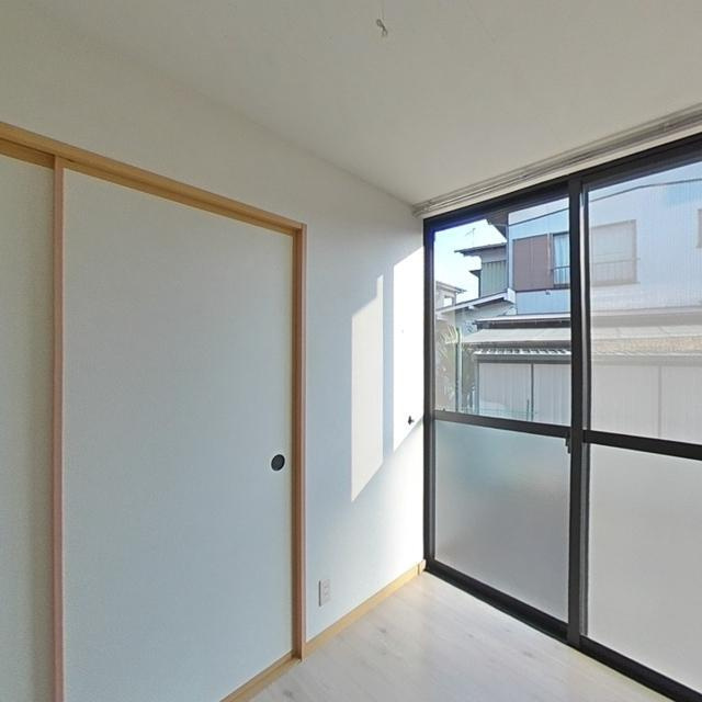 内装は落ち着いています