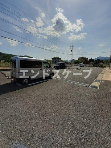 エテルノ　コルソの駐車場|高崎、前橋のお部屋探しはエンドスケープまで！お客様の理想お聞かせ下さい♪