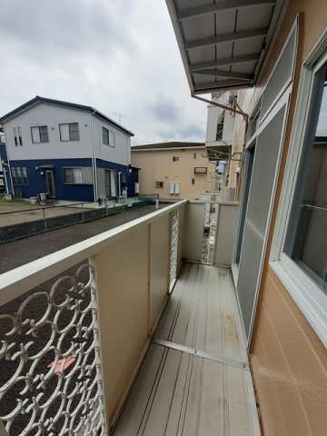 外からの目が気にならないバルコニーで洗濯物が干せます