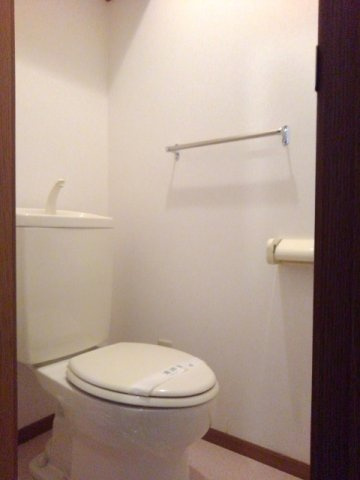 コンパクトで使いやすいトイレです
