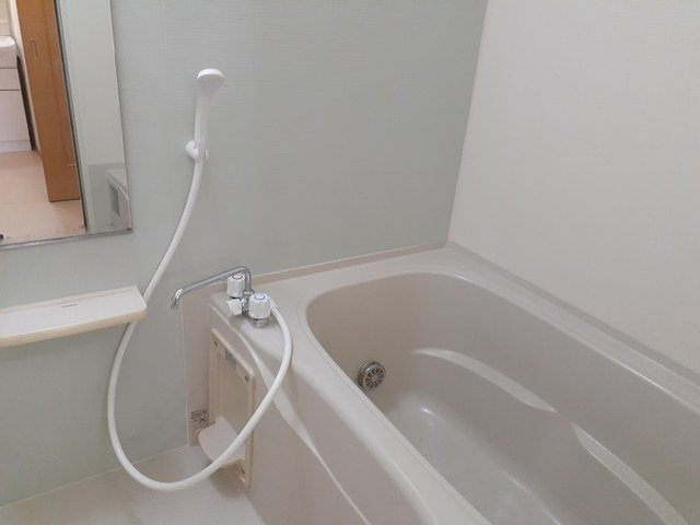 コンパクトで使いやすいお風呂です