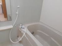 コンパクトで使いやすいお風呂です