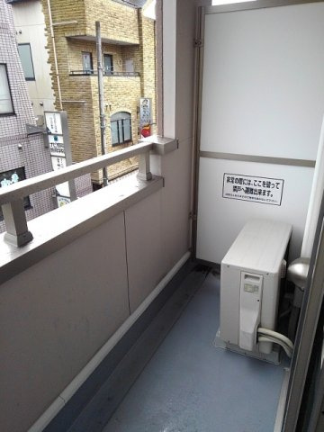 外からの目が気にならないバルコニーで洗濯物が干せます