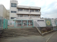 小山田南小学校まで1100m